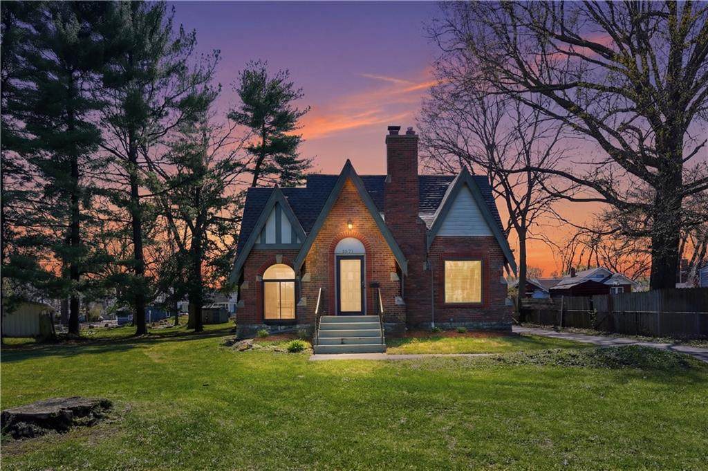 9621 33rd Street - Photo 1