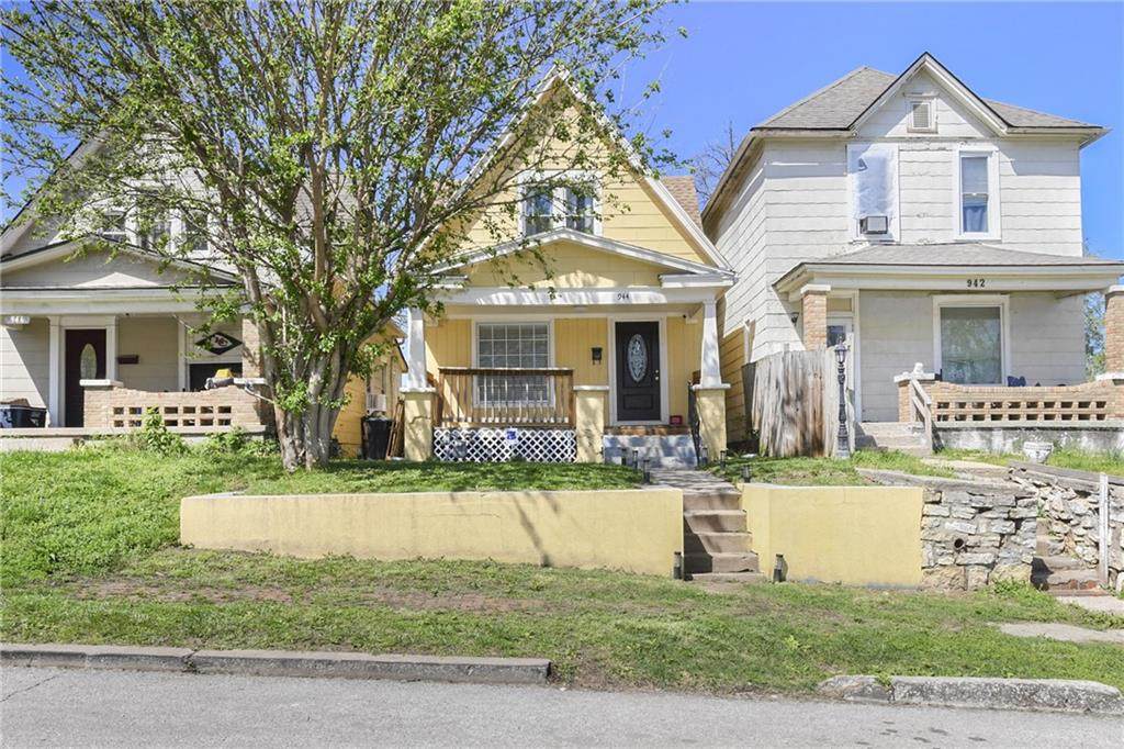 944 Sandusky Avenue - Photo 1