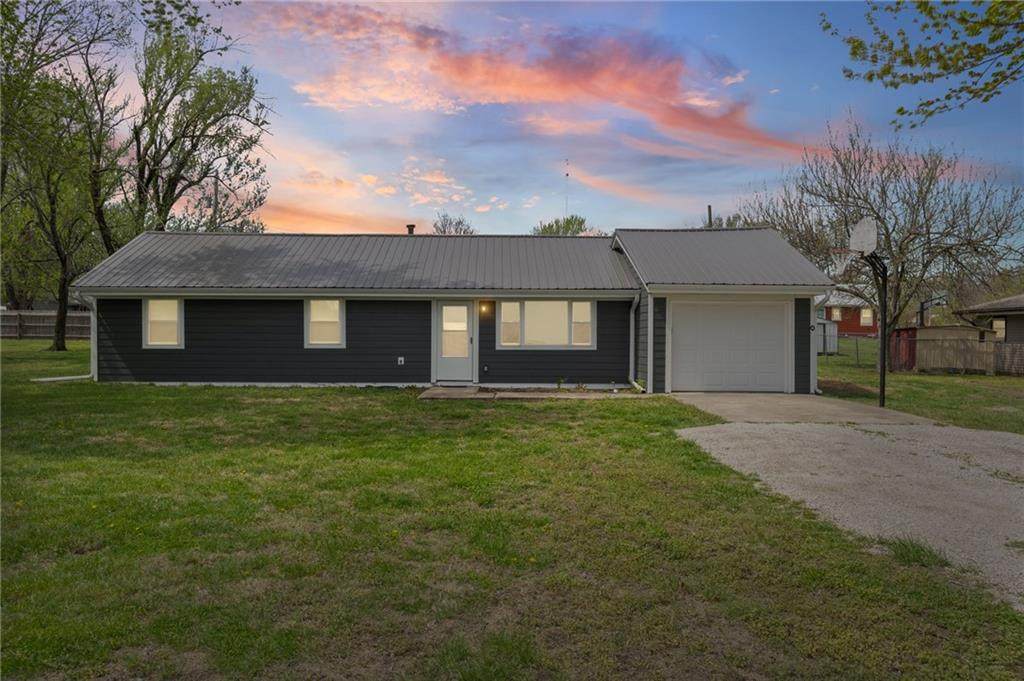 208 1671st Road - Photo 1