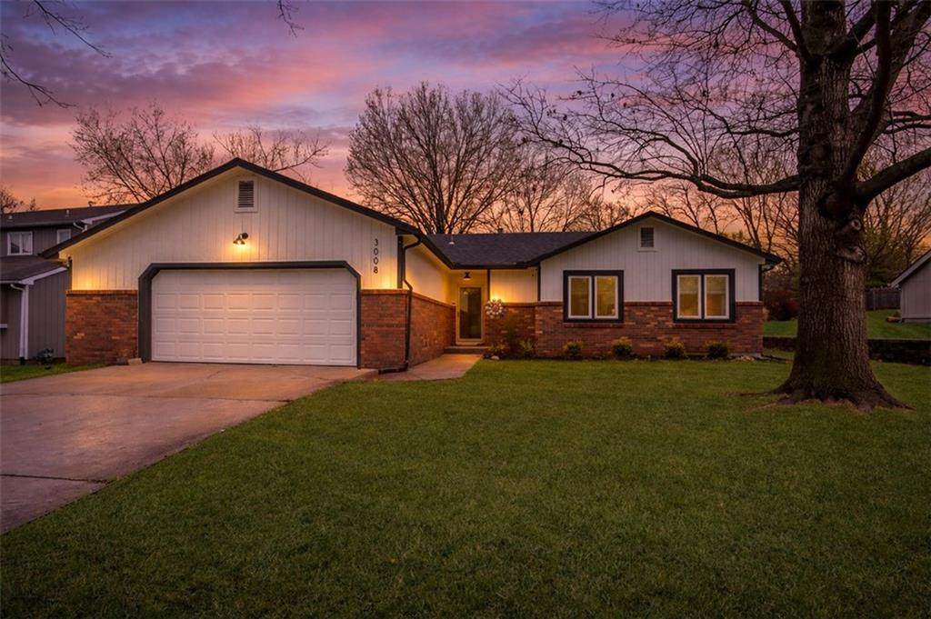 3008 28th Street - Photo 1