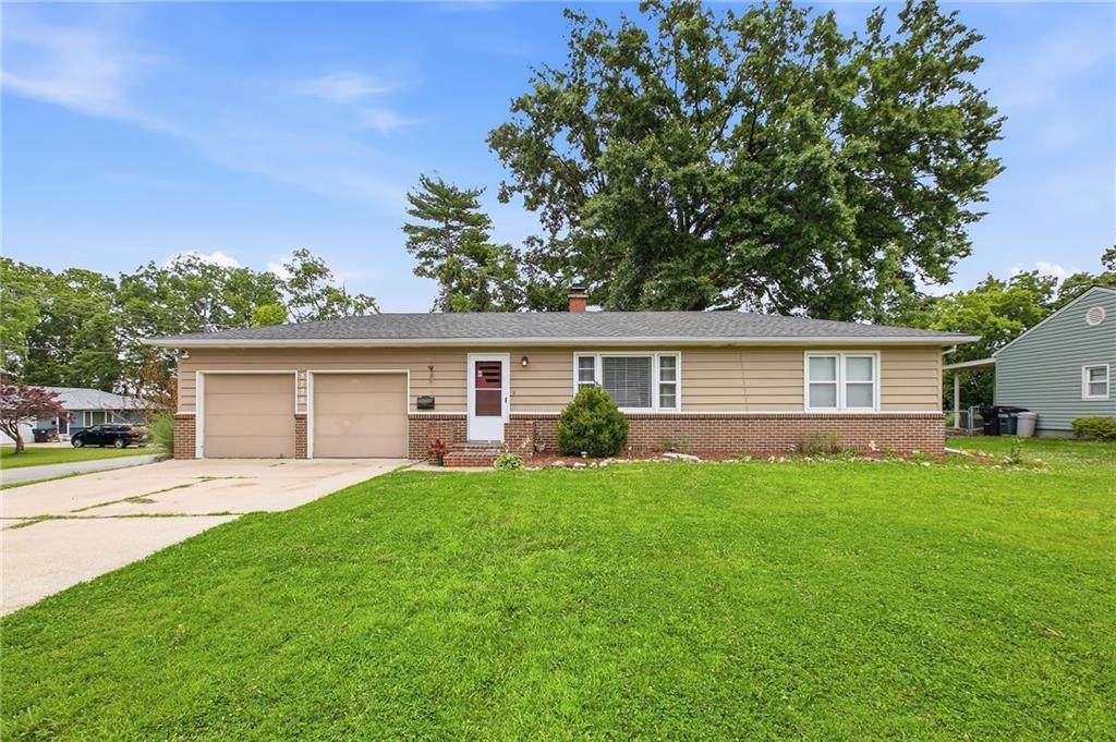 5725 Oxford Avenue - Photo 1