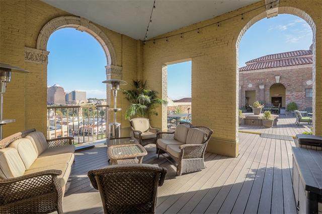 229 Ward Parkway Street - Photo 1