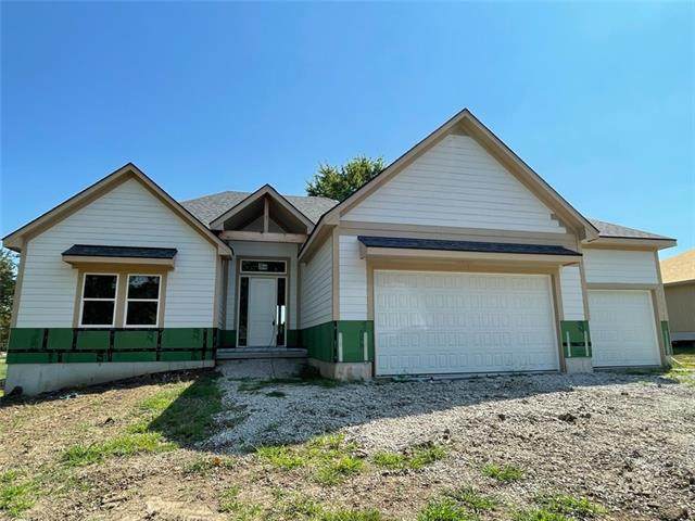 1520 Country Club Drive - Photo 1