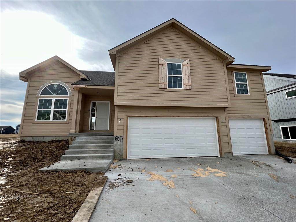 6017 120th Street - Photo 1