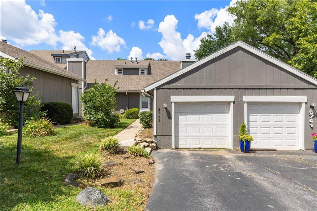 5743 London Avenue - Photo 1