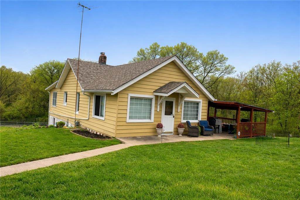 4963 Silver Avenue - Photo 1
