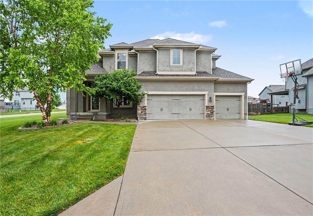 1001 Scarlet Court - Photo 1