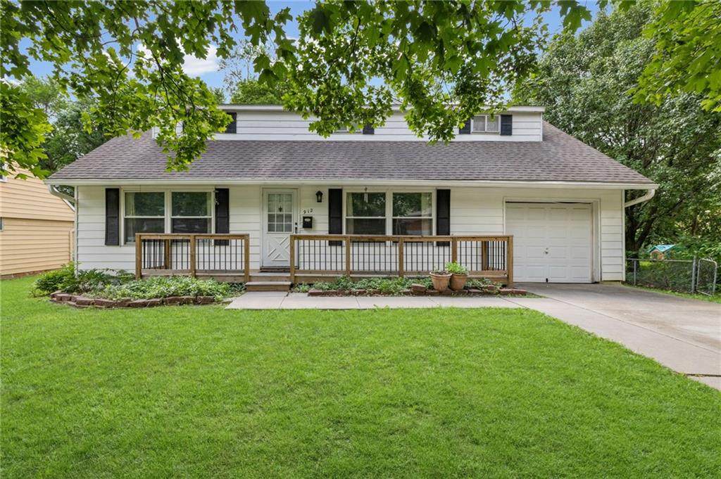 912 Ridge Drive - Photo 1