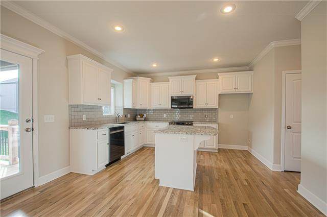 1034 Jasmine Drive - Photo 1