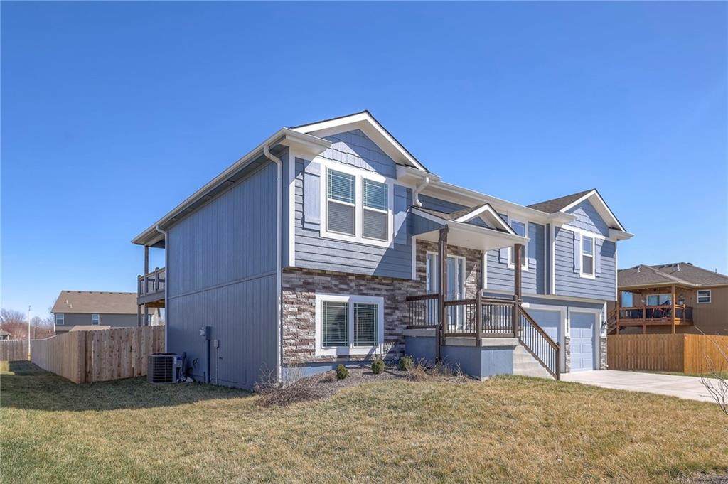 815 Sunset Lane - Photo 1
