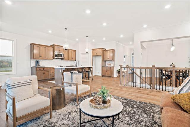 10734 Holly Street - Photo 1