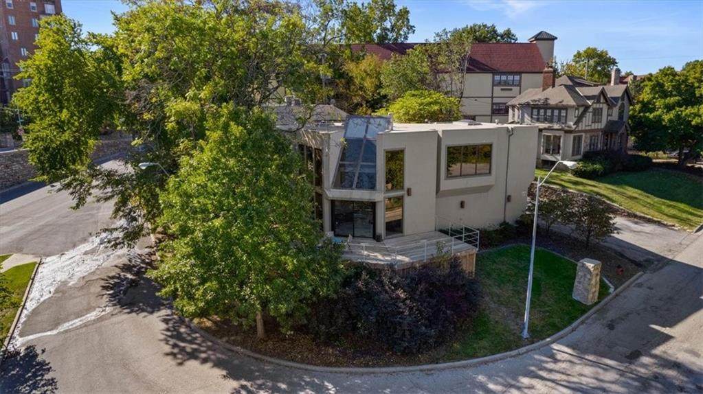 5000 Wornall Road - Photo 1