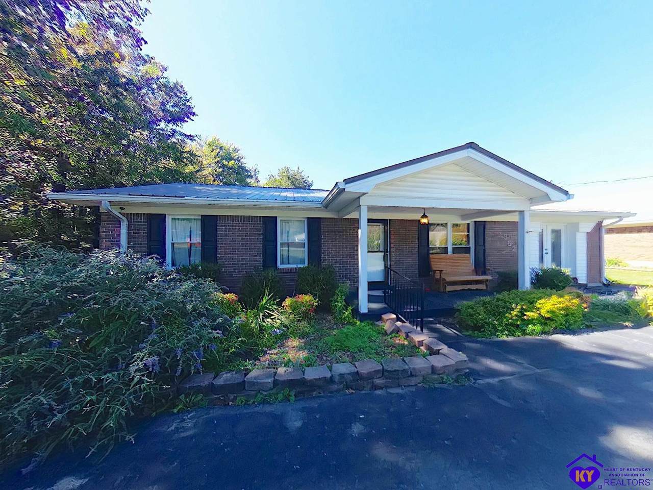 352 Meadowview Drive - Photo 1