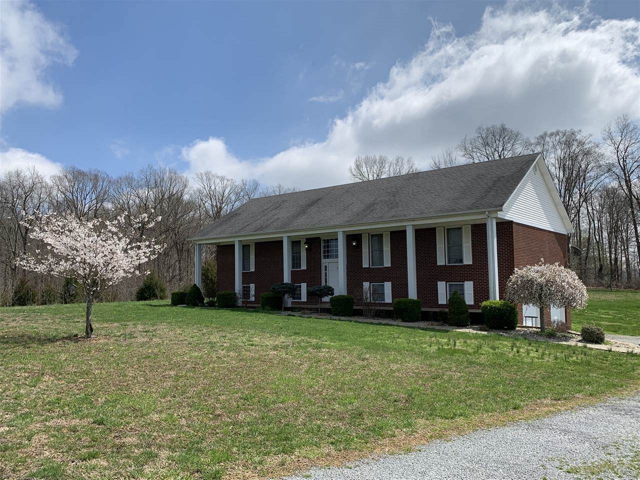 160 Huntington Way - Photo 1