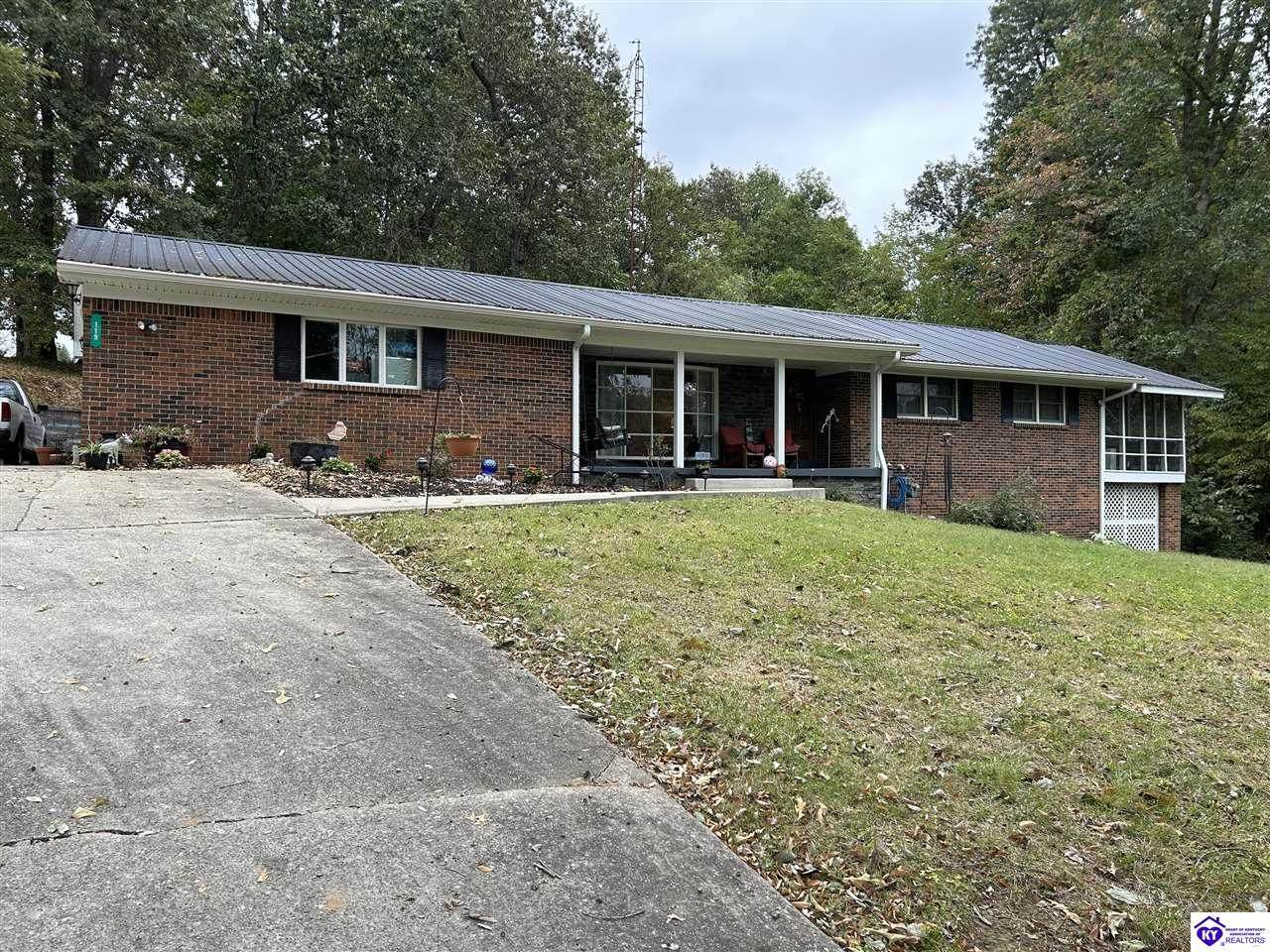 119 Lakeshore Drive - Photo 1