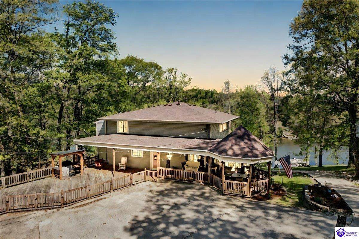 1468 Lakeshore Parkway - Photo 1