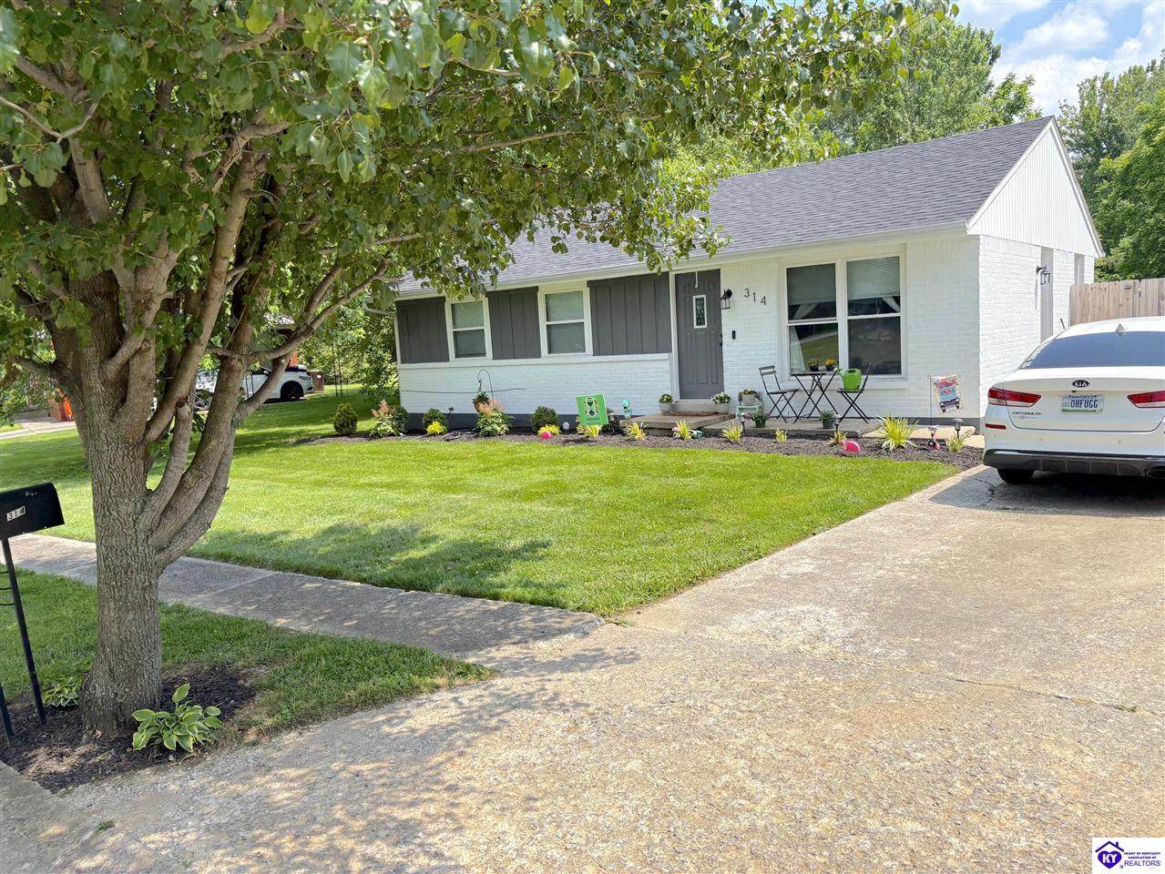 314 Kentucky Drive - Photo 1