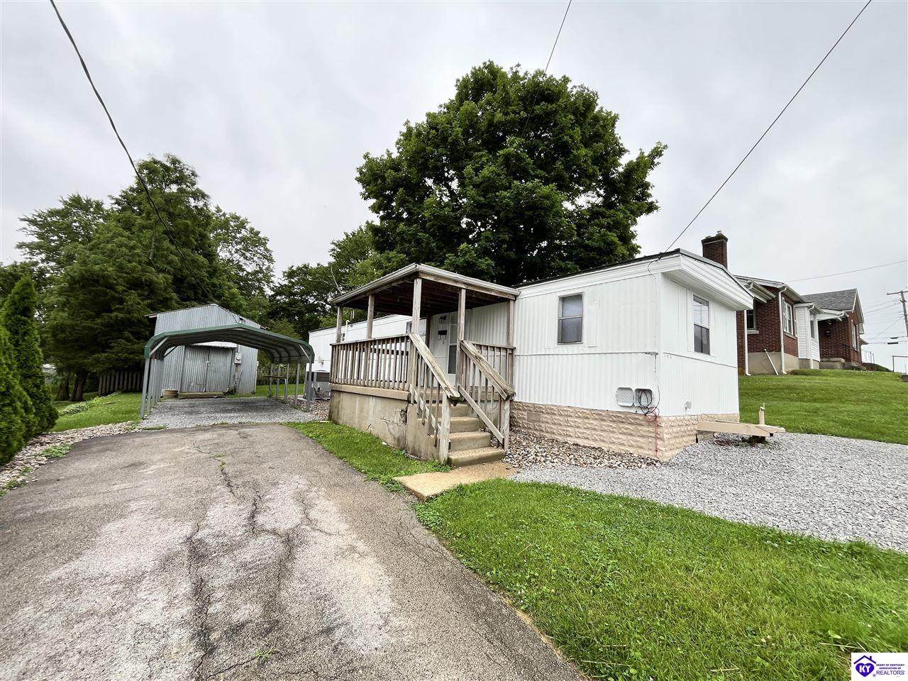 108 College Heights - Photo 1