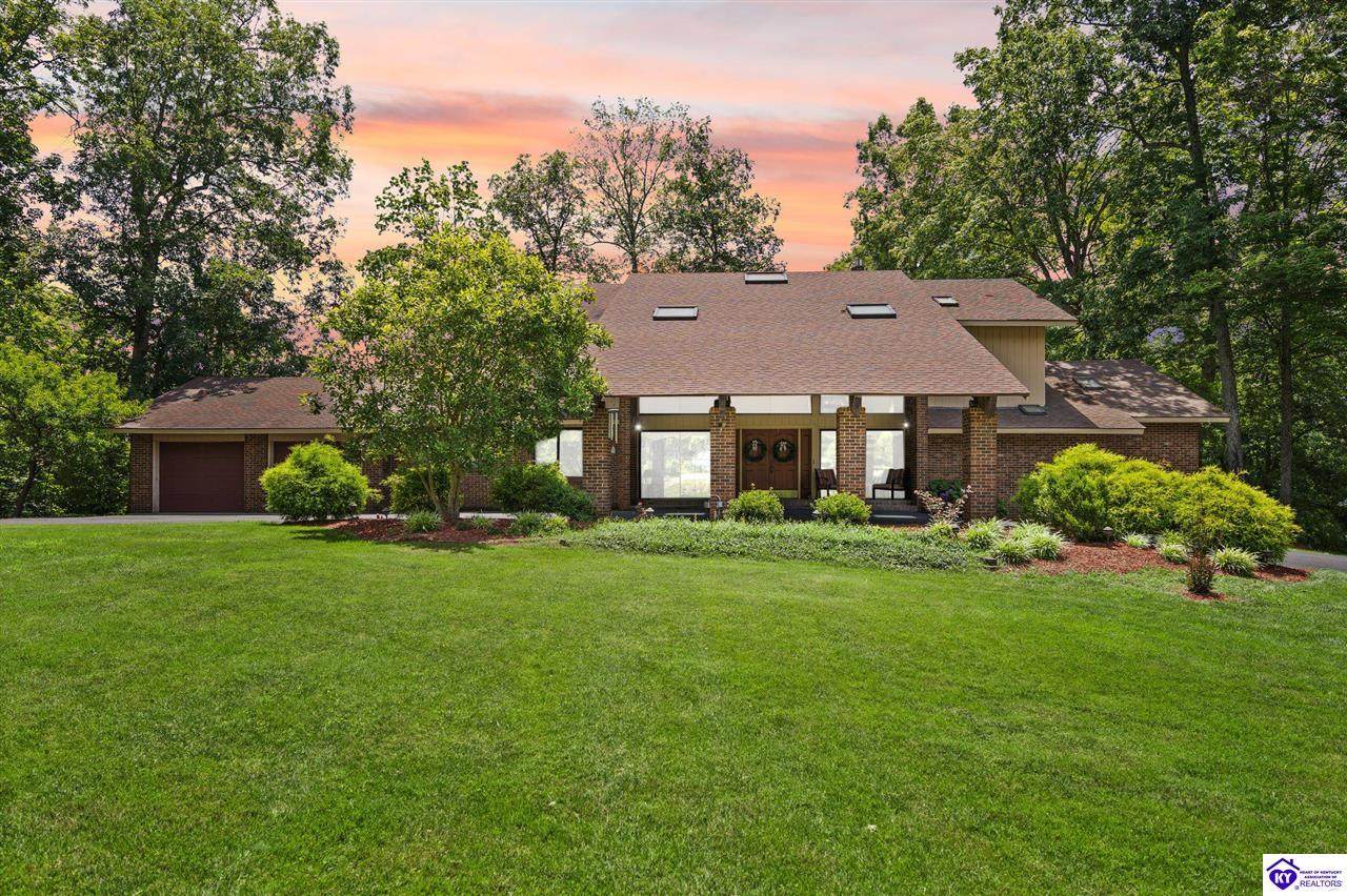 610 Hunters Run - Photo 1