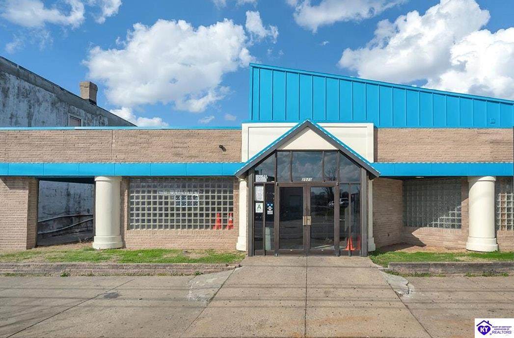 2523 Broadway - Photo 1