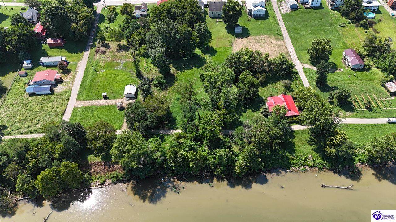 206 Front Street - Photo 1