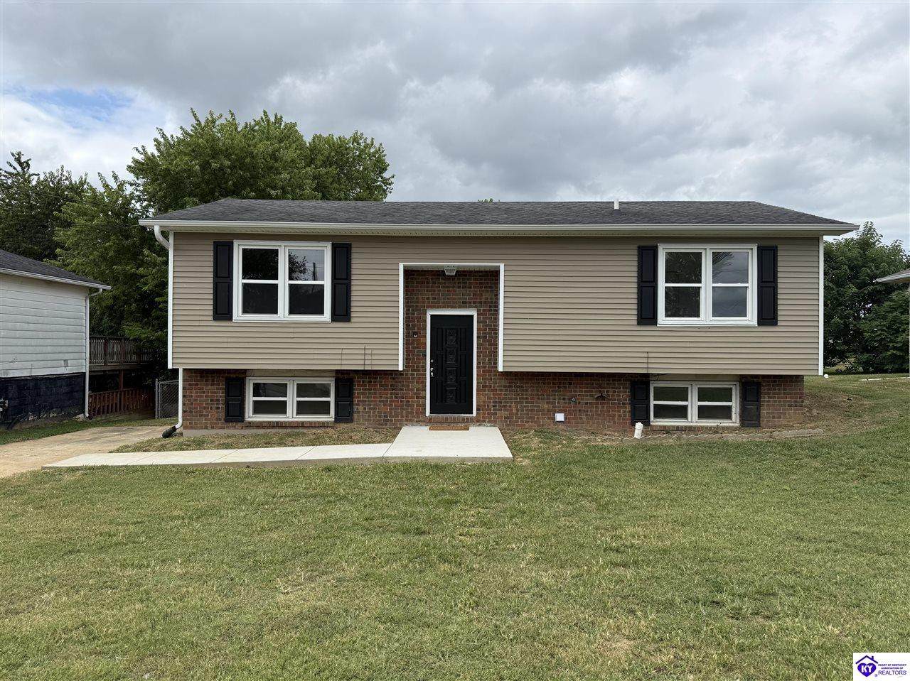 215 Davis Street - Photo 1