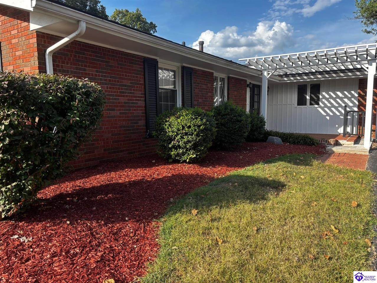 208 Skyline Drive - Photo 1