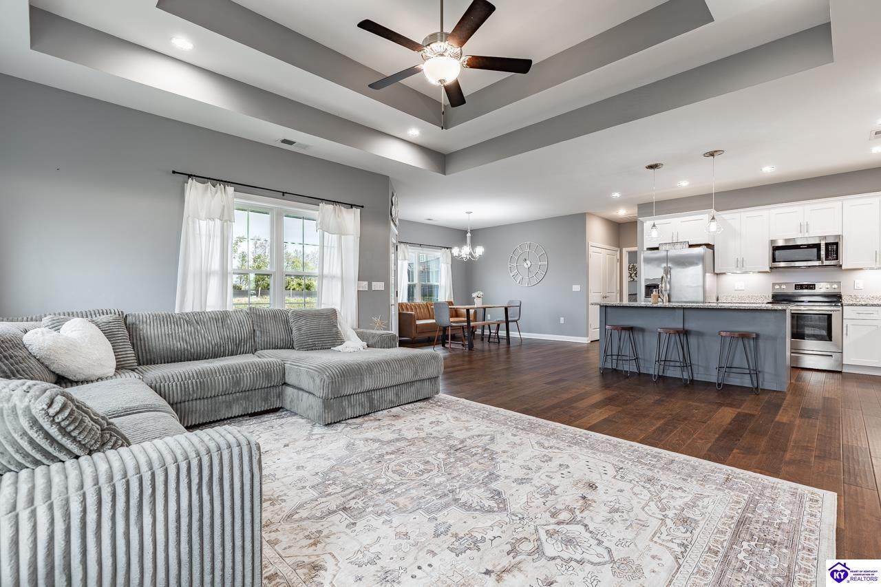 101 Easton Court - Photo 1