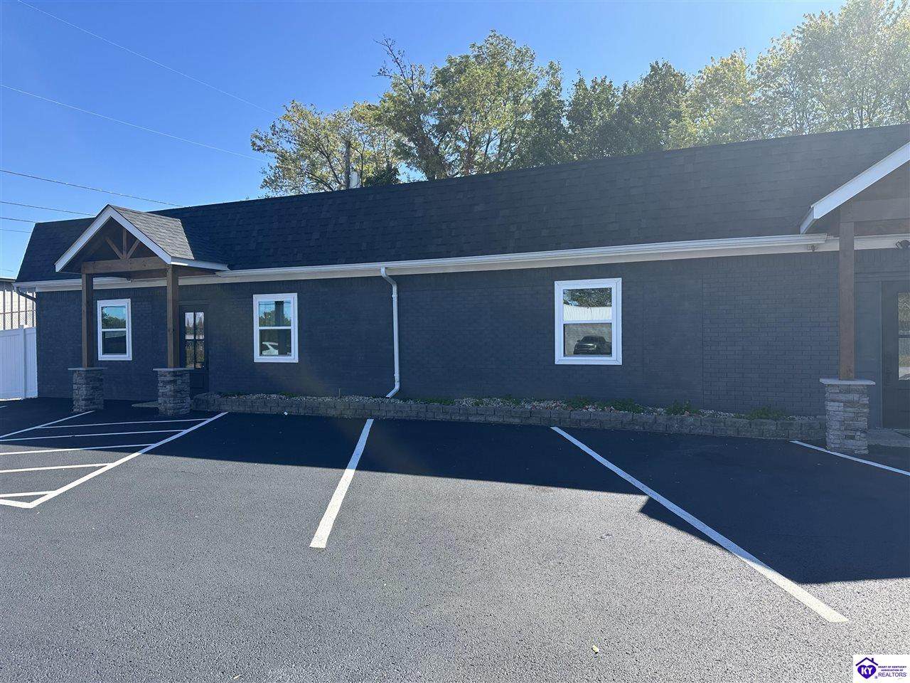 100 Gray Street - Photo 1