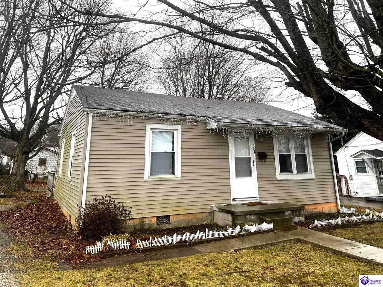 305 Sycamore Street - Photo 1