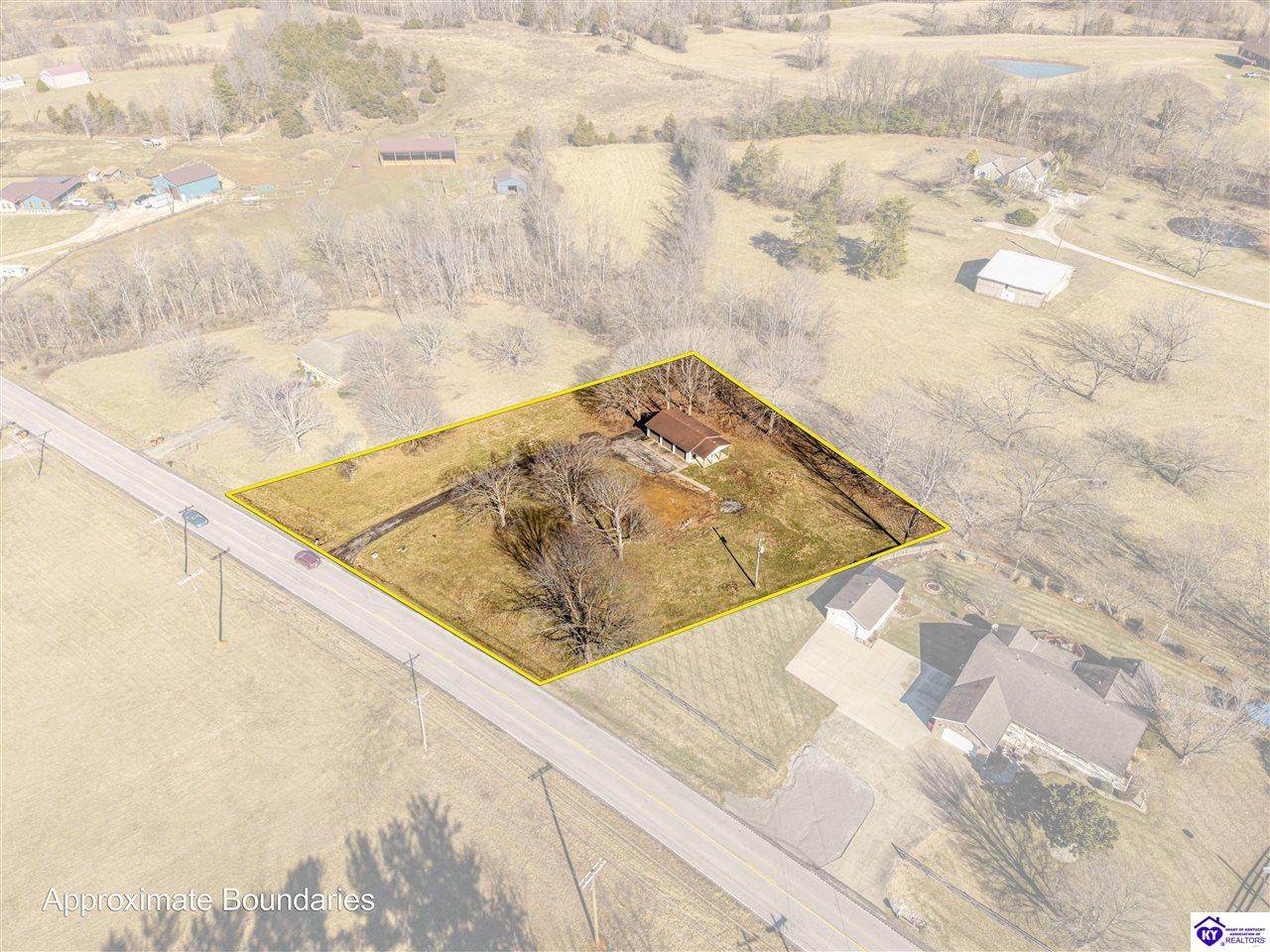 4262 Shepherdsville Road - Photo 1