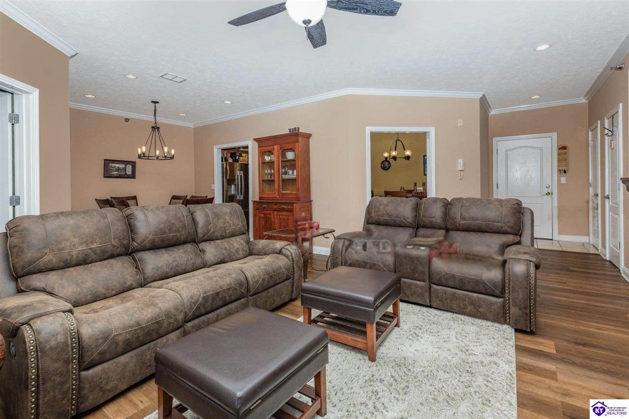 141 Chase Way - Photo 1