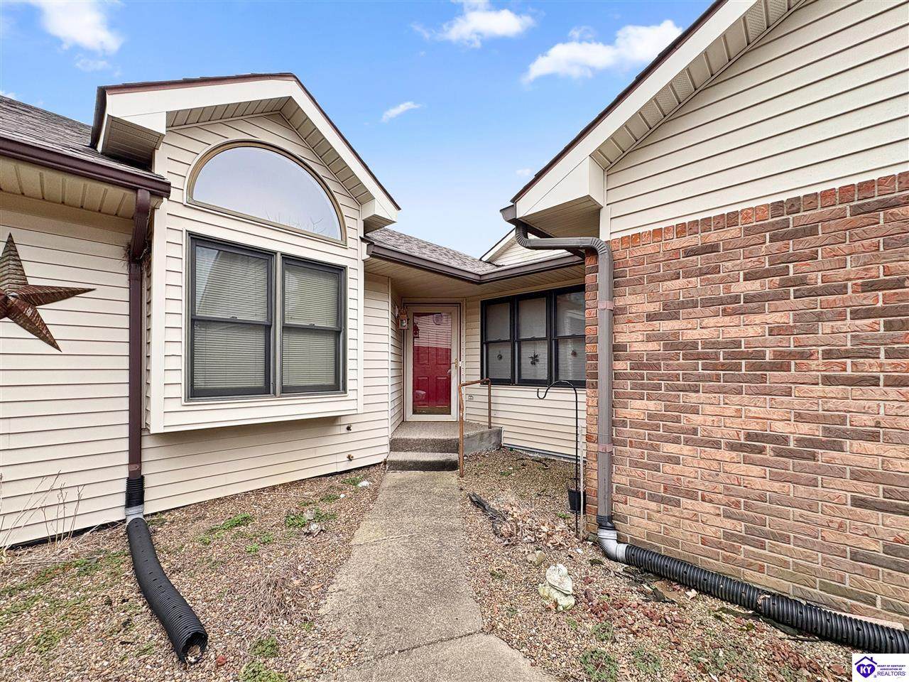 468 Mulberry Street - Photo 1