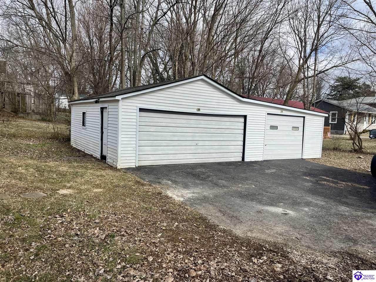 501 Churchill Court - Photo 1