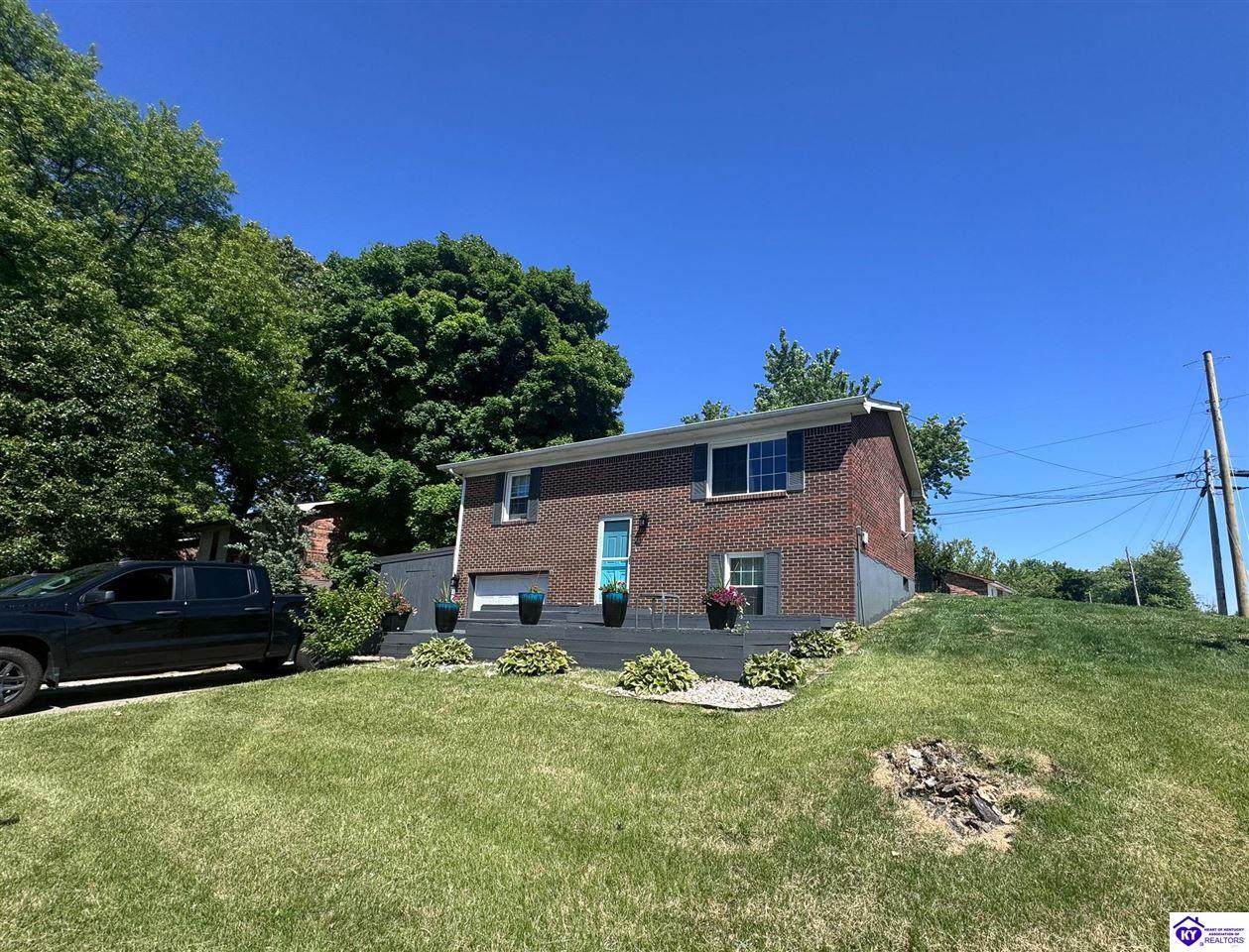 101 Logan Court - Photo 1