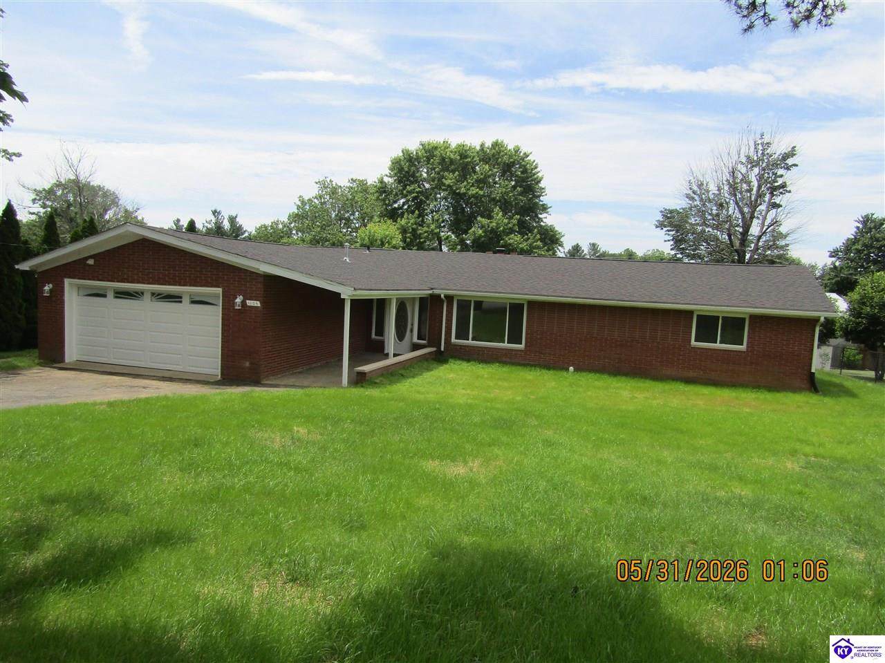 1105 Sherwood Drive - Photo 1