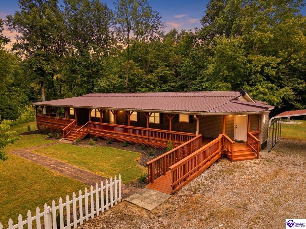 1761 Wonderland Road - Photo 1
