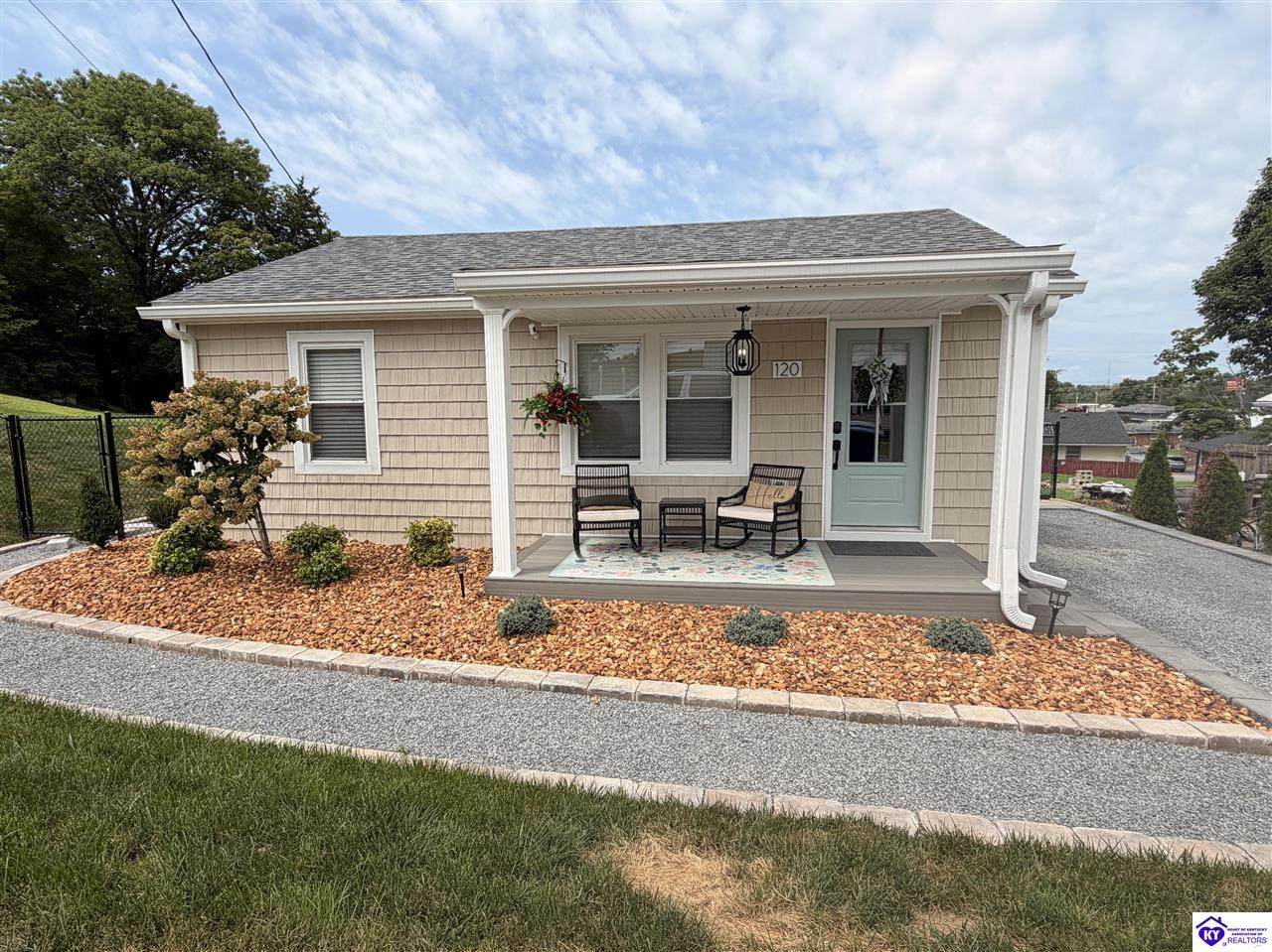 120 Whites Court - Photo 1