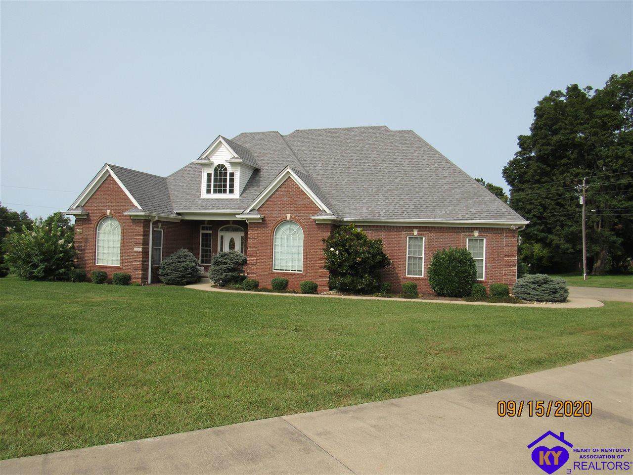 806 Brittany Lane - Photo 1