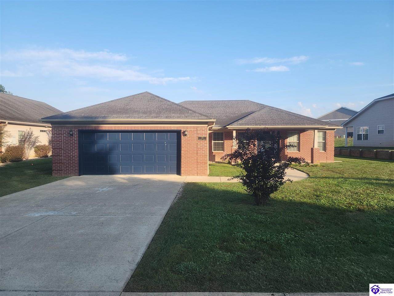135 Vineland Parkway - Photo 1