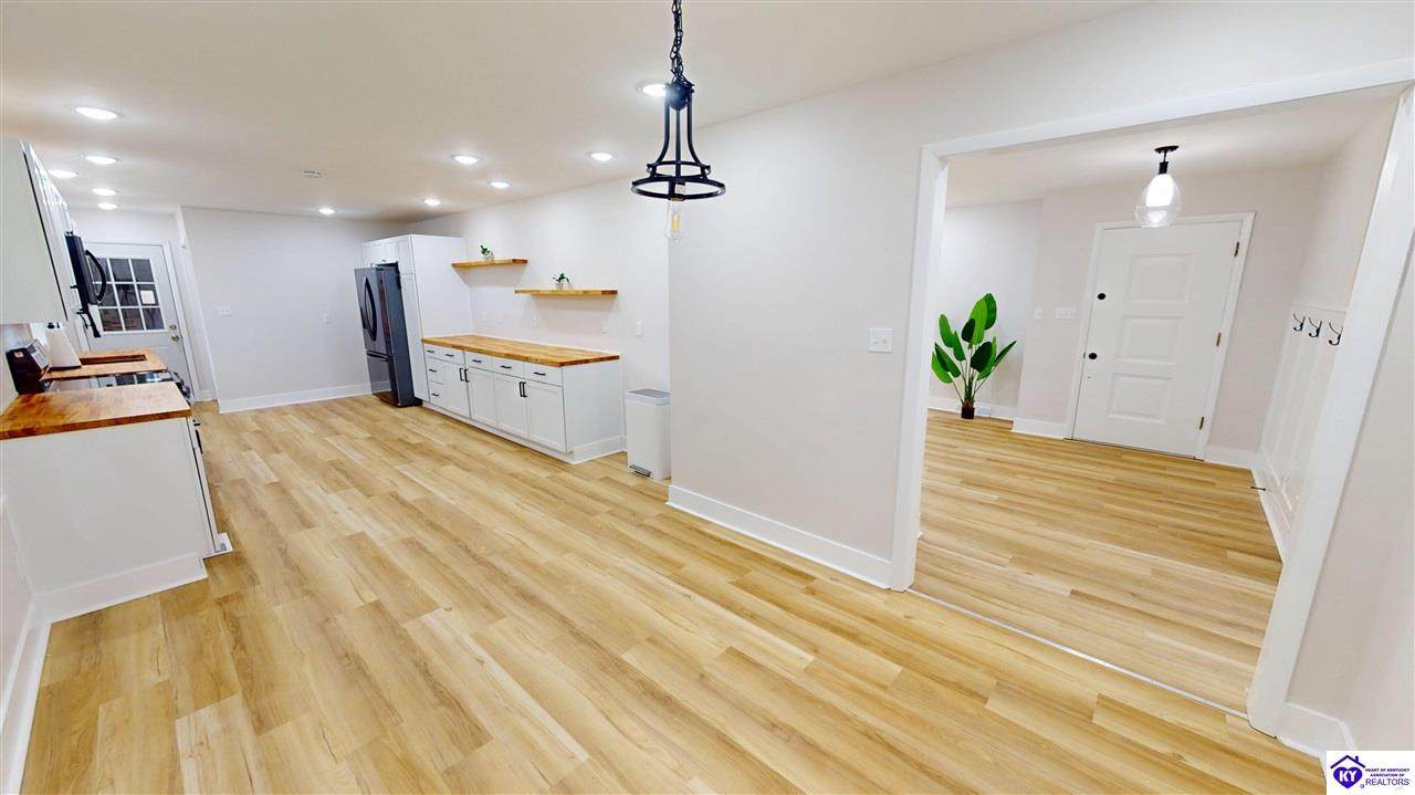 301 Edgewood Avenue - Photo 1