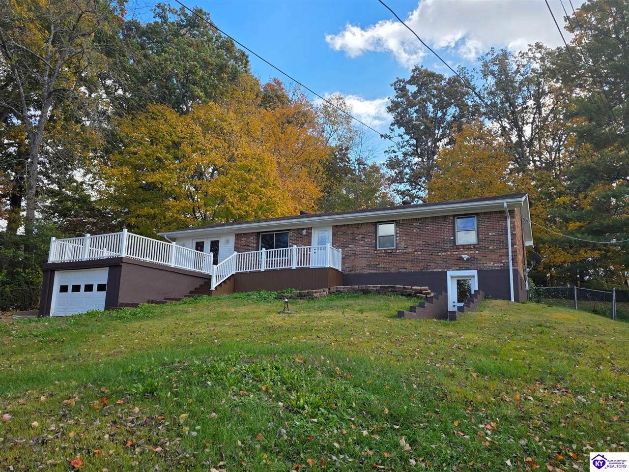 454 Pinewood Drive - Photo 1