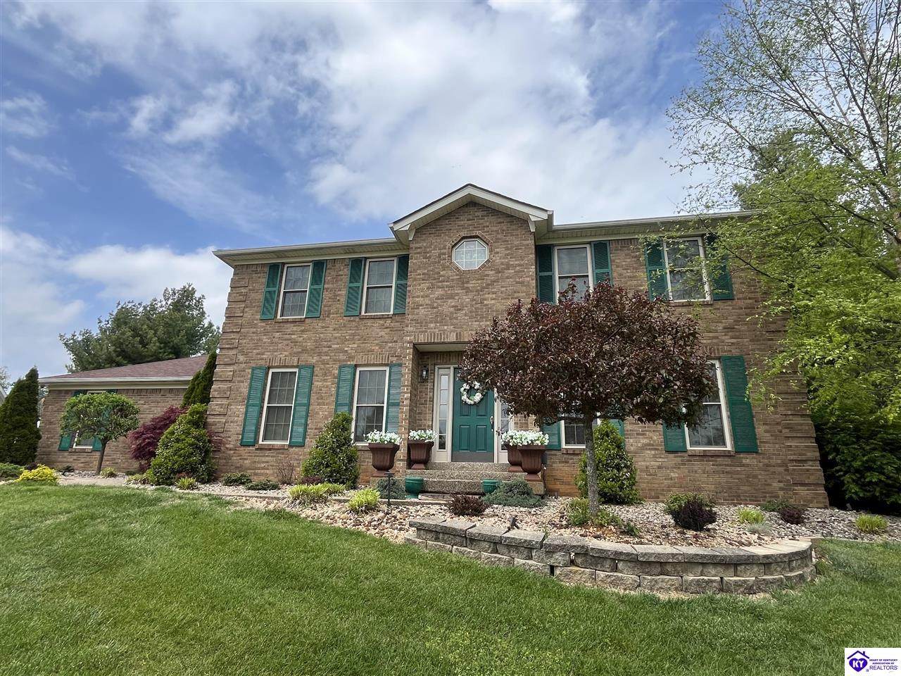 368 Woodsbend Drive - Photo 1