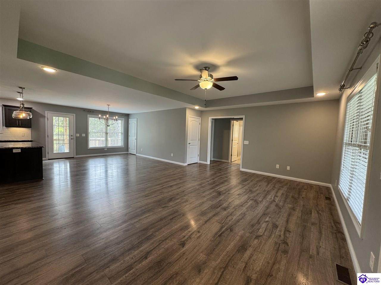 https://bt-photos.global.ssl.fastly.net/heartofky/orig_boomver_1_HK2601384-2.jpg