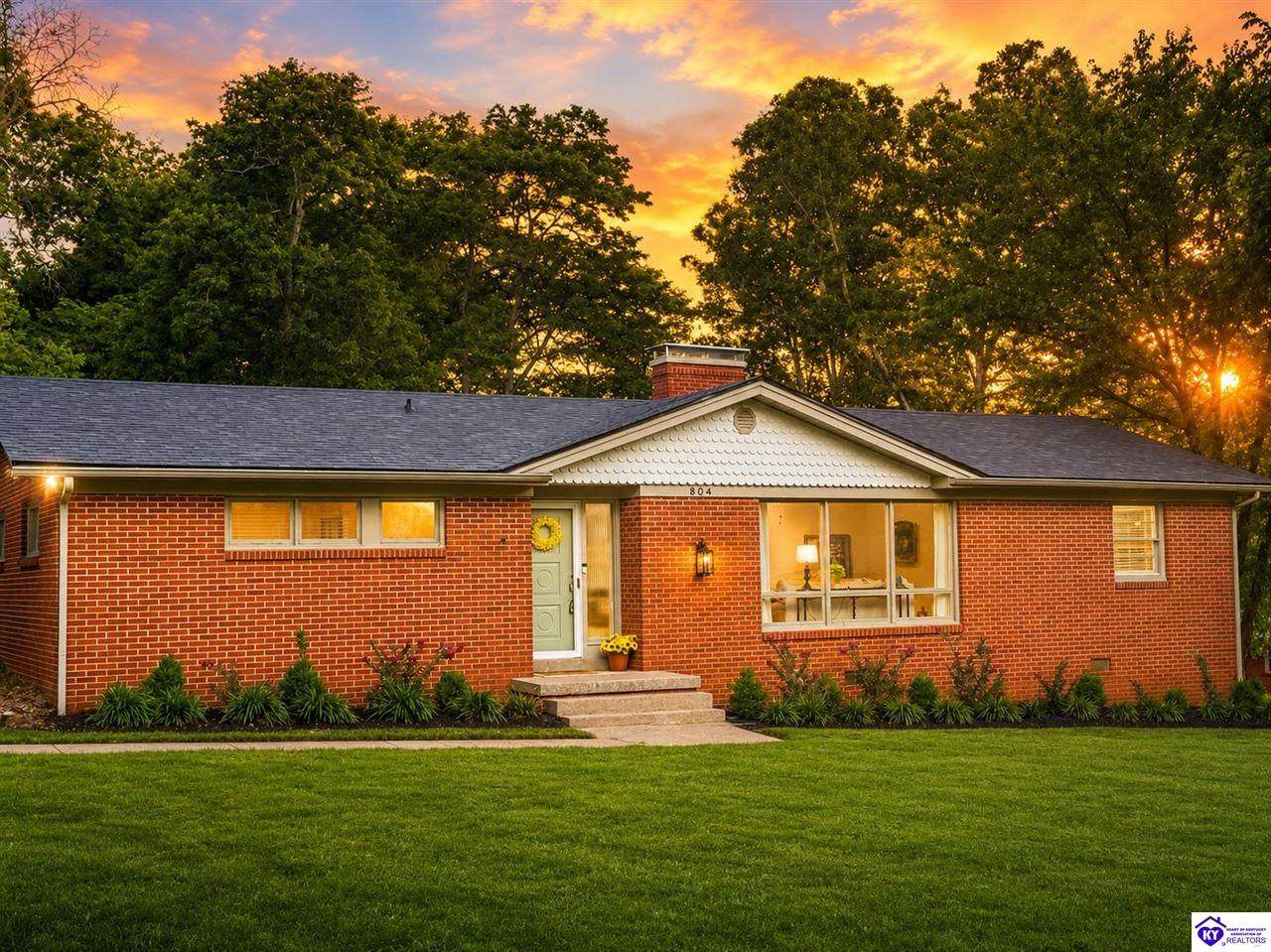 804 Hillview Drive - Photo 1