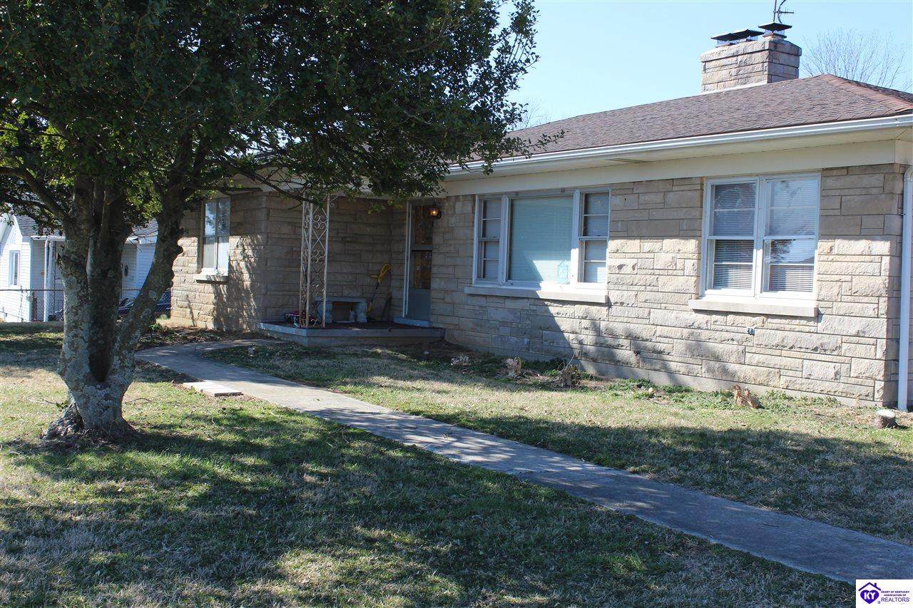 975 Vine Street - Photo 1