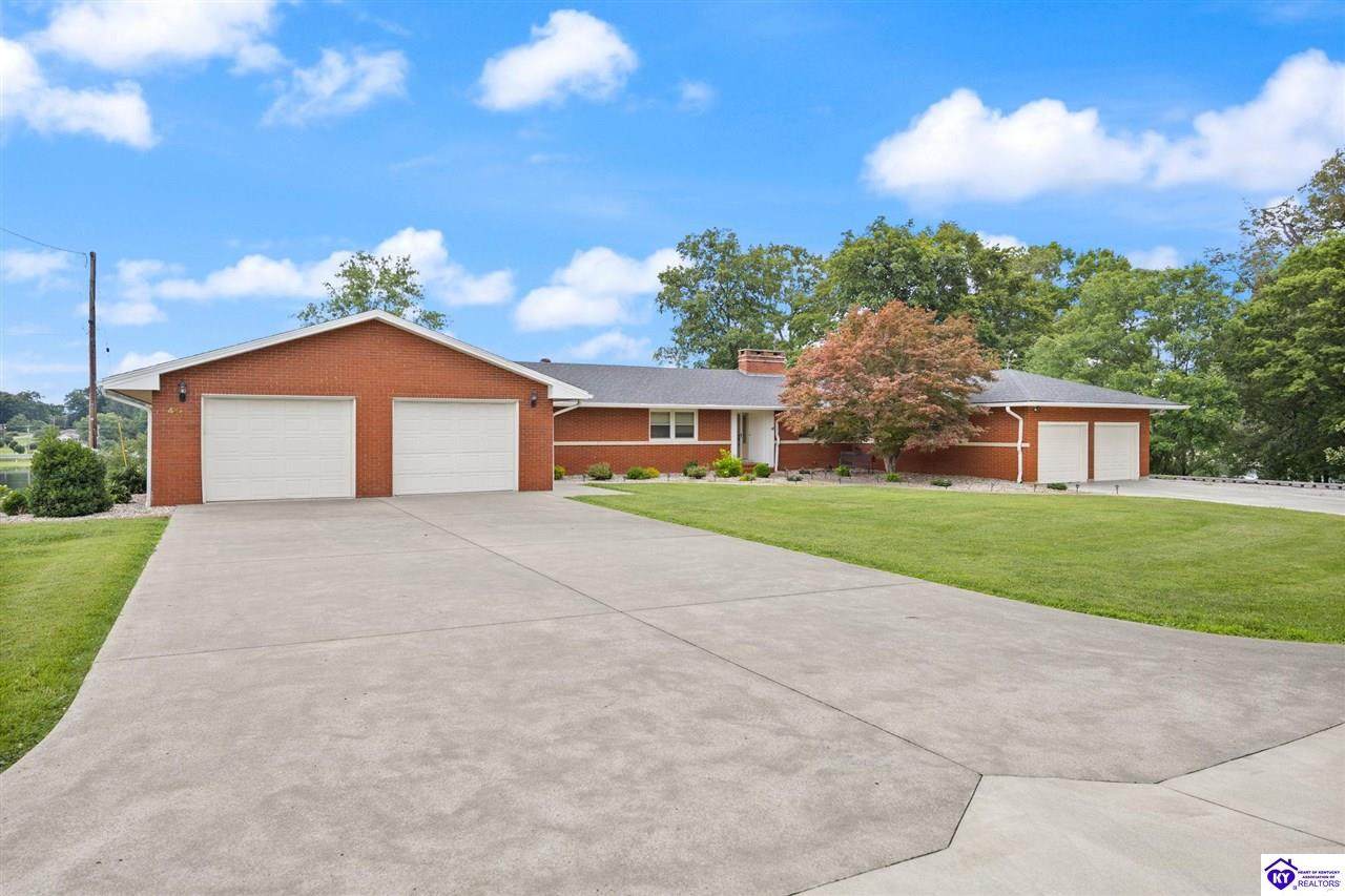 411 Lakeview Drive - Photo 1
