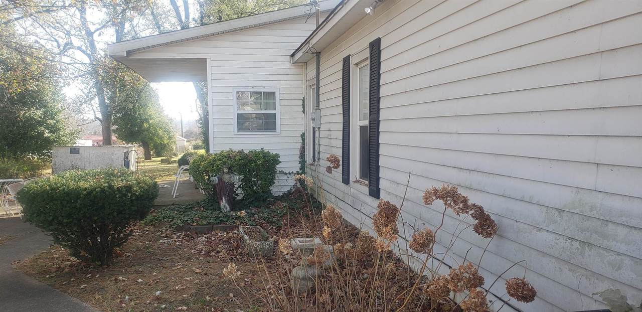 1676 Main St - Photo 1