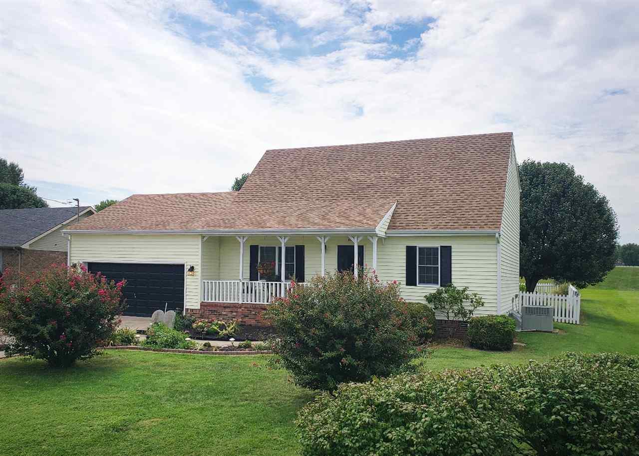 632 Queen Elizabeth - Photo 1