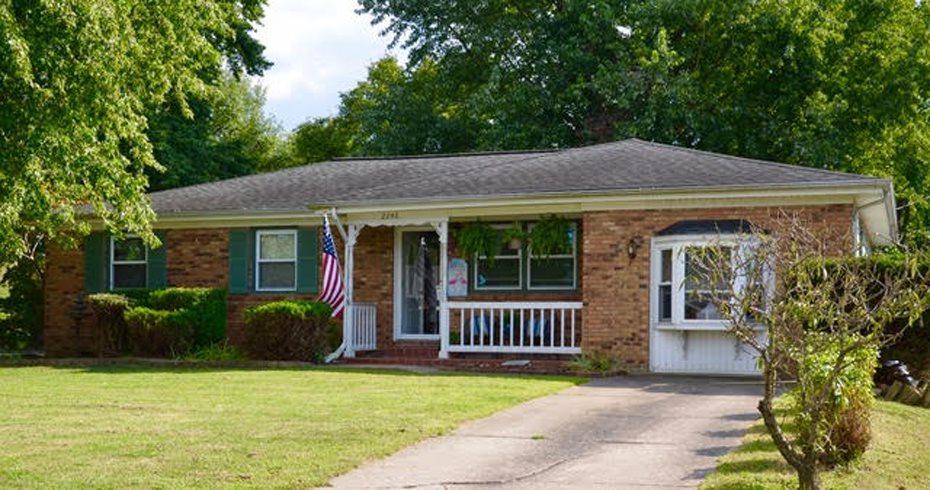 2246 Melwood Dr - Photo 1
